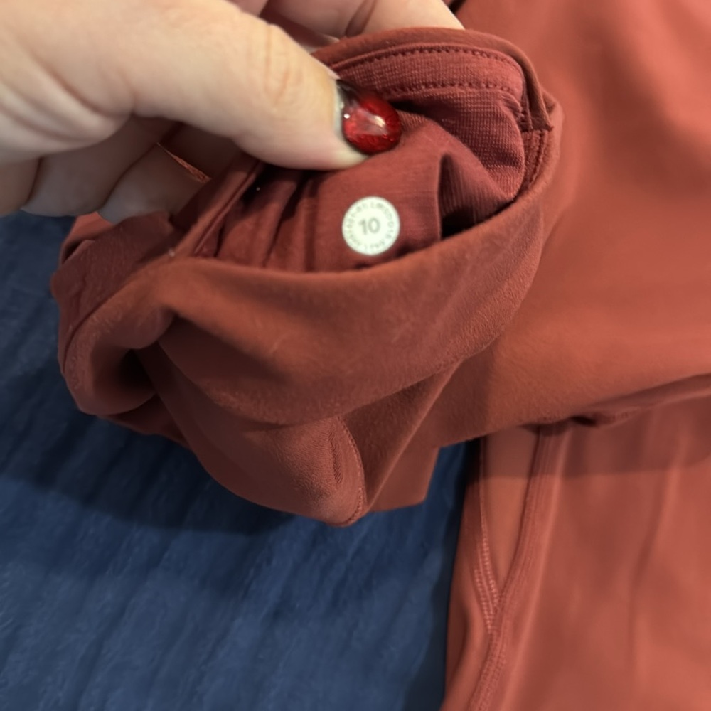 Lululemon Align with Pockets Size 10 28”